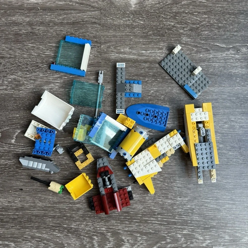 LEGO BULK LOT 7 LB+ POUND TECHNIC ATLANTIS BRICKS W HOLES STAR WARS WHEELS CRANE